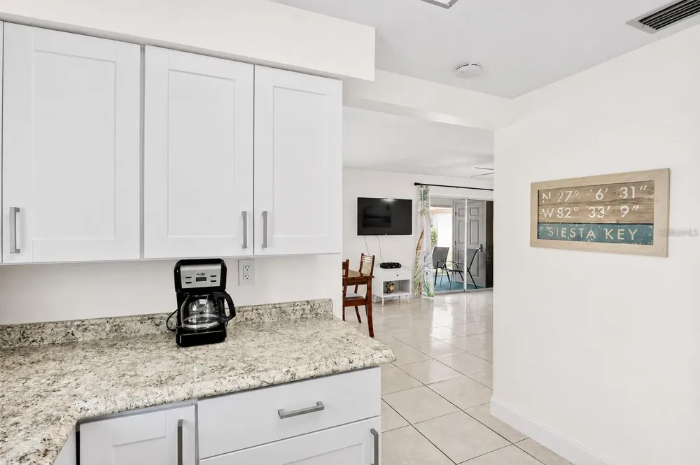 159 VISTA HERMOSA CIRCLE #27B Sarasota, FL 34242