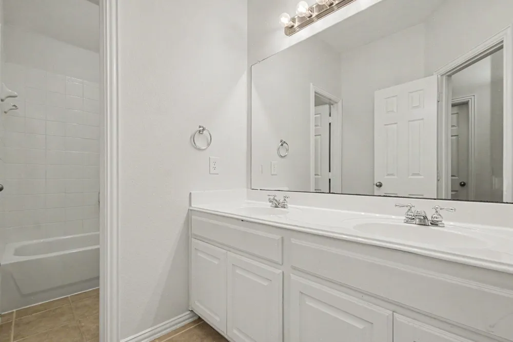 4111 Creek Hill Lane Corinth, TX 76208