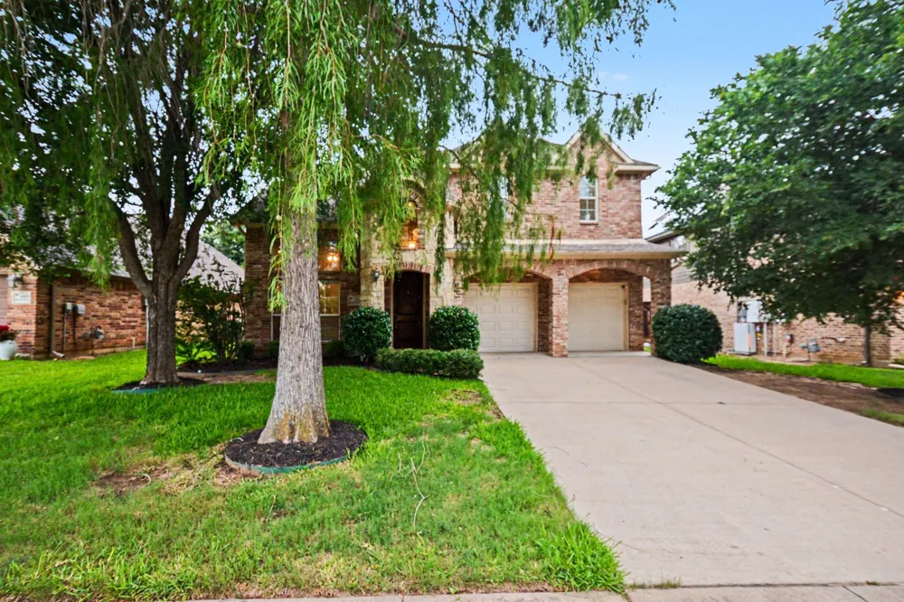 4111 Creek Hill Lane Corinth, TX 76208