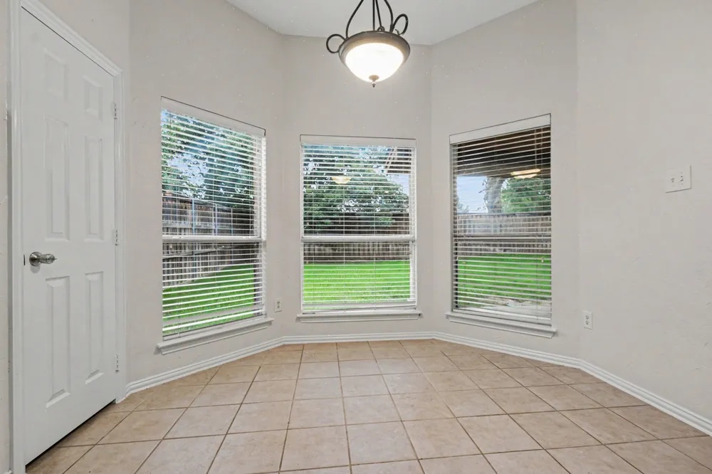 4111 Creek Hill Lane Corinth, TX 76208