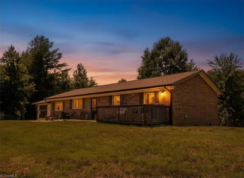 5736 Davis Road