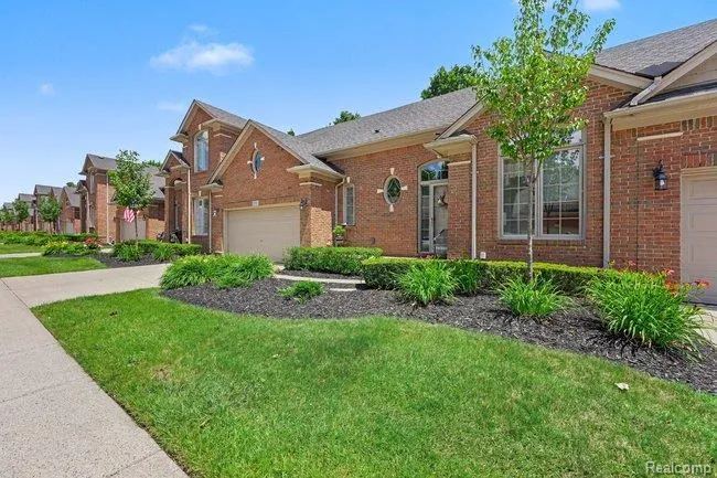 57554 Brookfield Way Washington Township, MI 48094