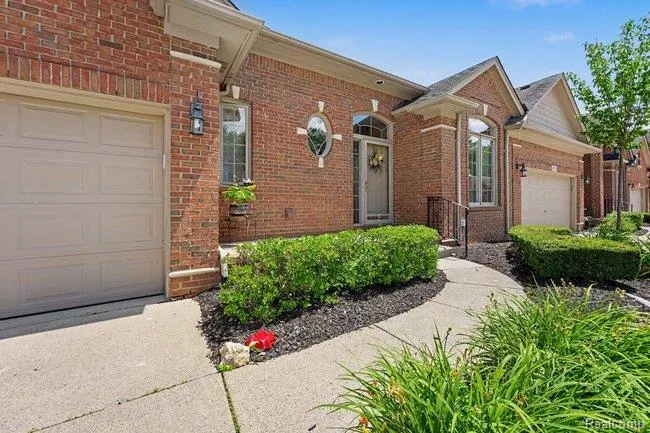57554 Brookfield Way Washington Township, MI 48094