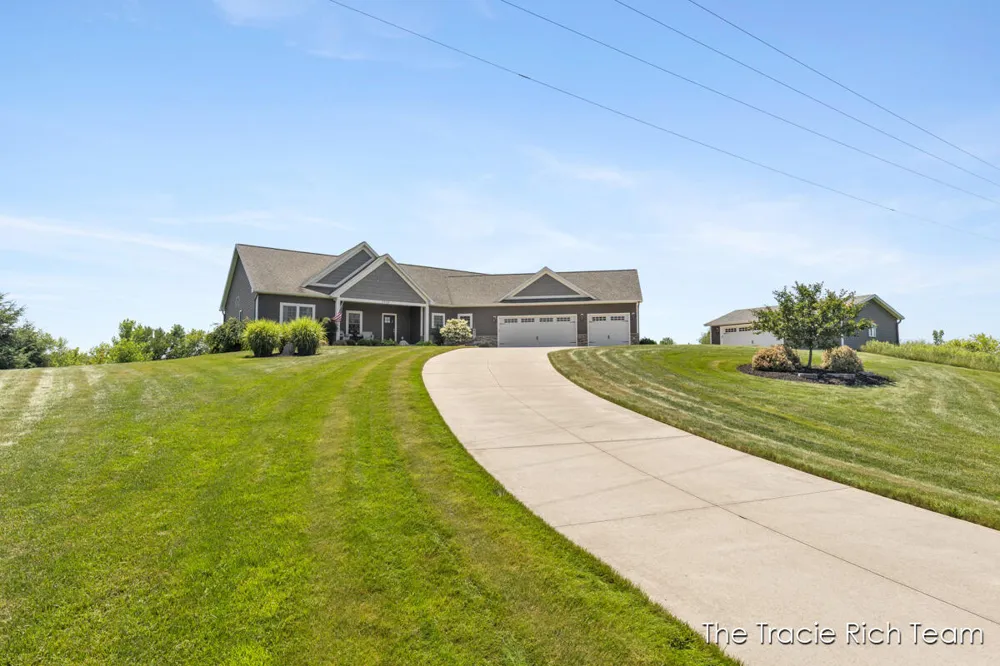 5930 12 Mile Road NE Rockford, MI 49341
