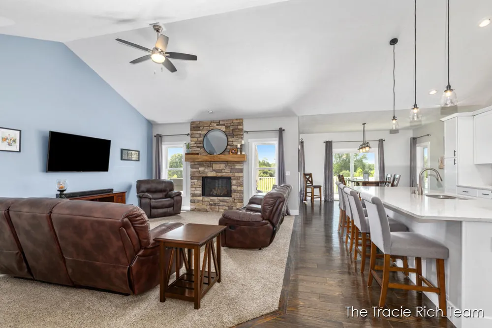 5930 12 Mile Road NE Rockford, MI 49341