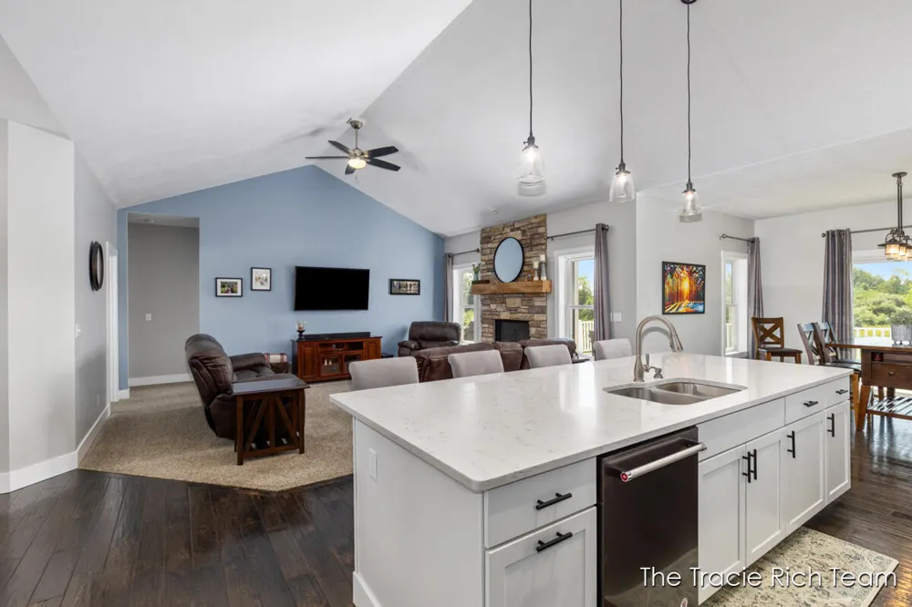 5930 12 Mile Road NE Rockford, MI 49341