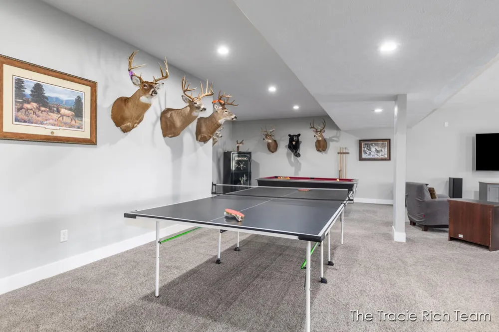 5930 12 Mile Road NE Rockford, MI 49341