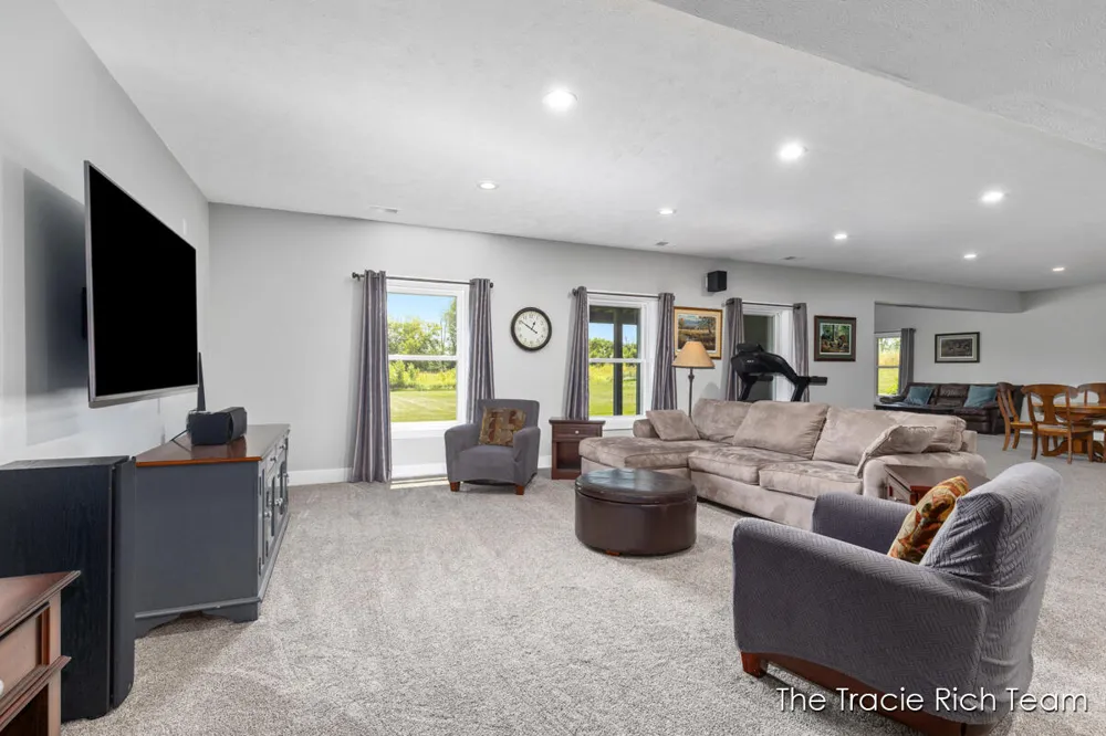 5930 12 Mile Road NE Rockford, MI 49341