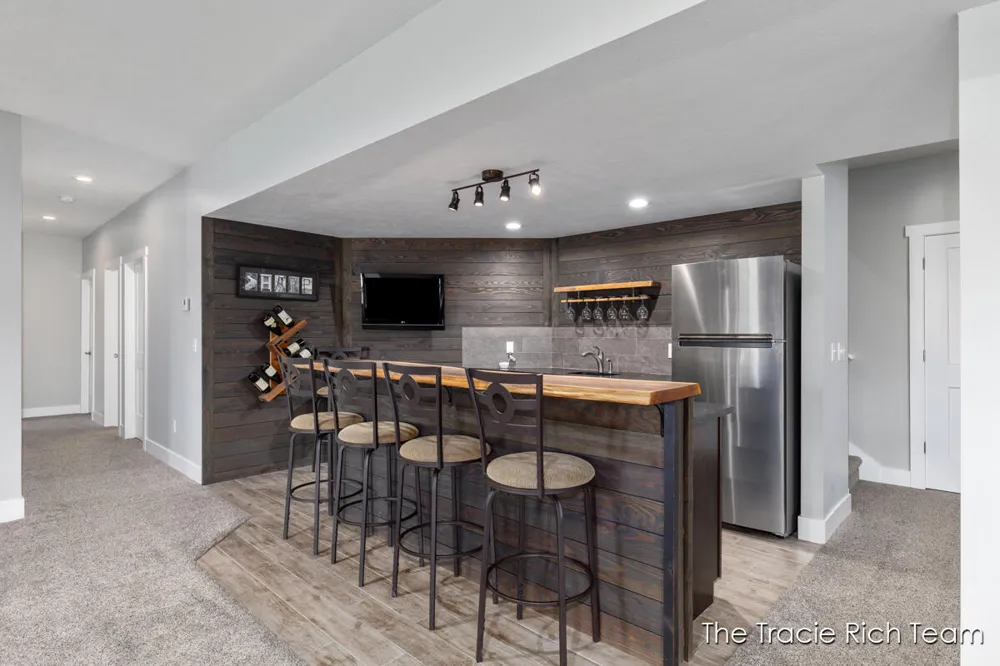 5930 12 Mile Road NE Rockford, MI 49341