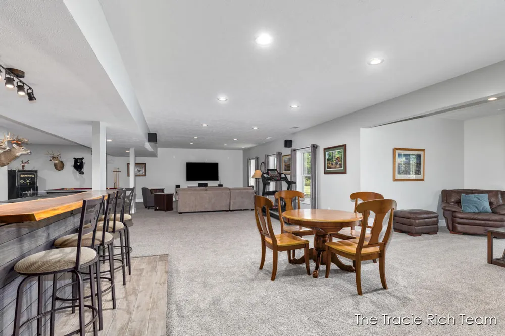 5930 12 Mile Road NE Rockford, MI 49341