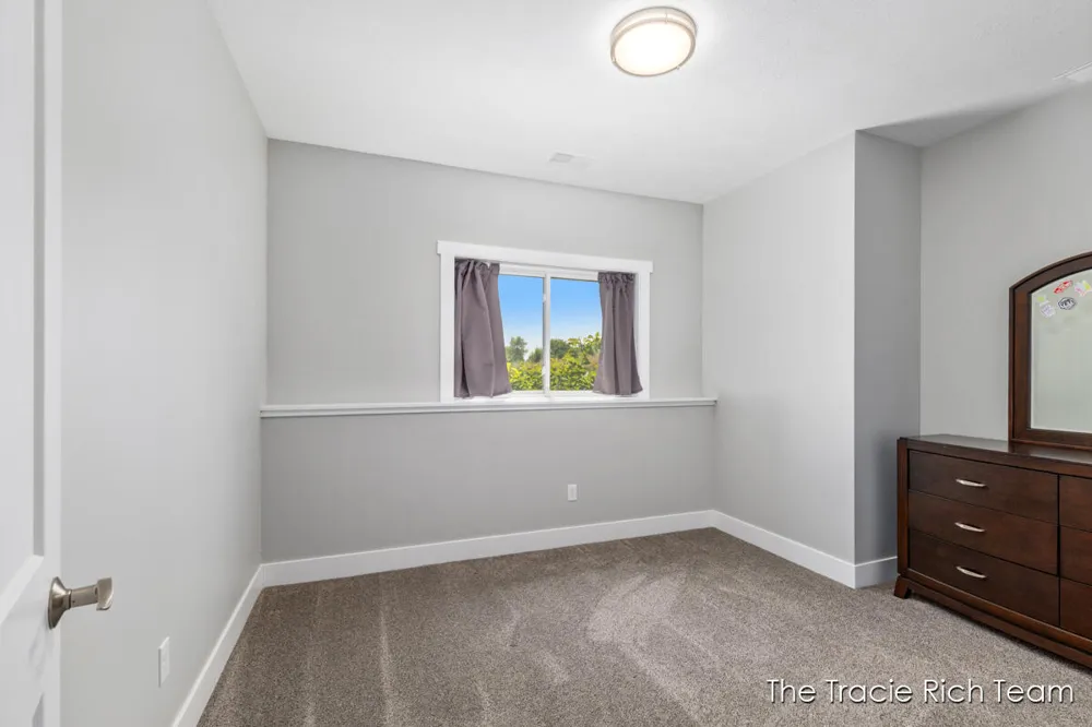 5930 12 Mile Road NE Rockford, MI 49341