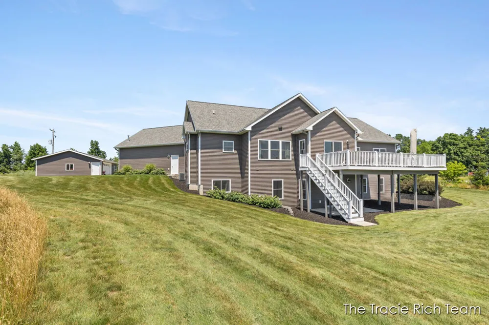 5930 12 Mile Road NE Rockford, MI 49341