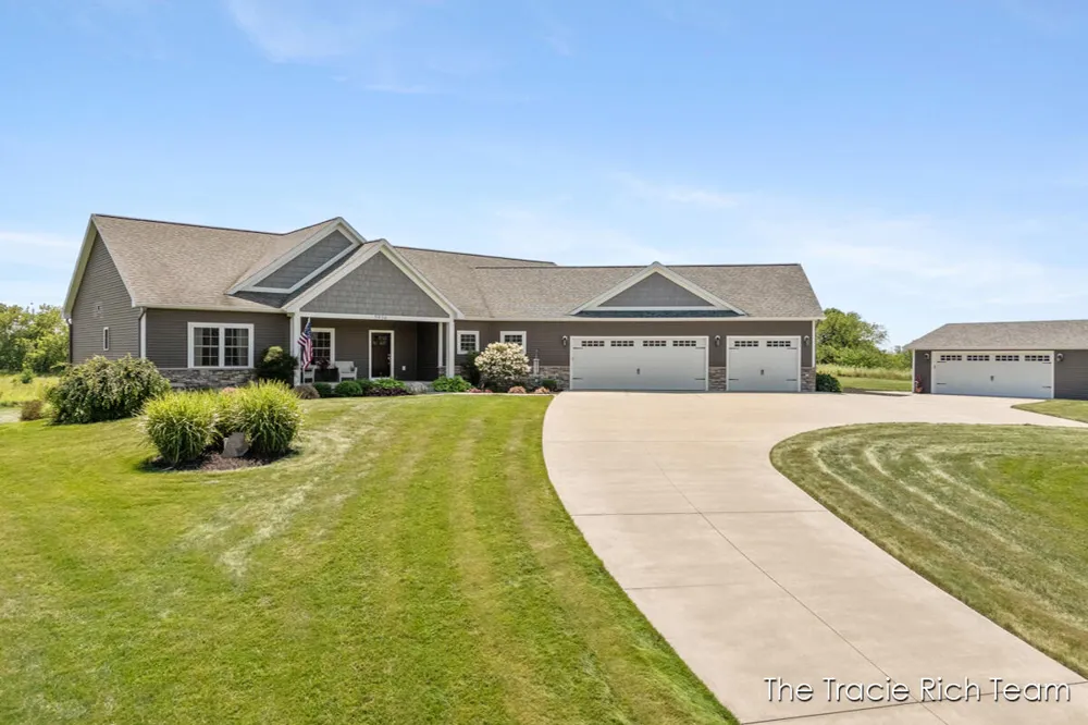 5930 12 Mile Road NE Rockford, MI 49341