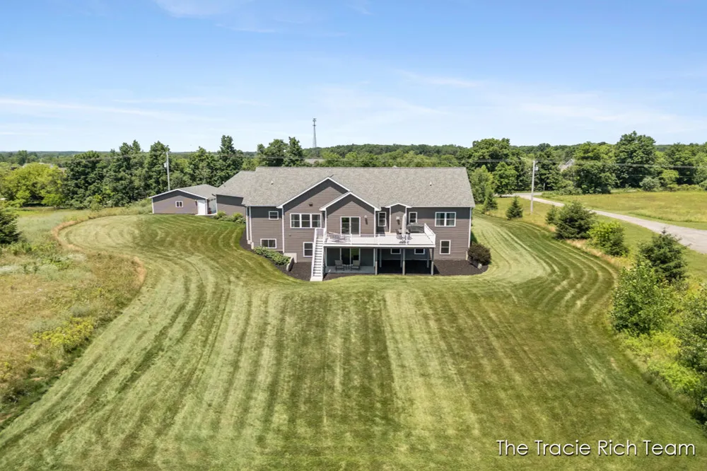 5930 12 Mile Road NE Rockford, MI 49341