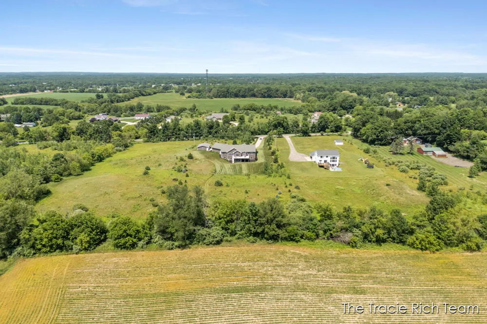 5930 12 Mile Road NE Rockford, MI 49341
