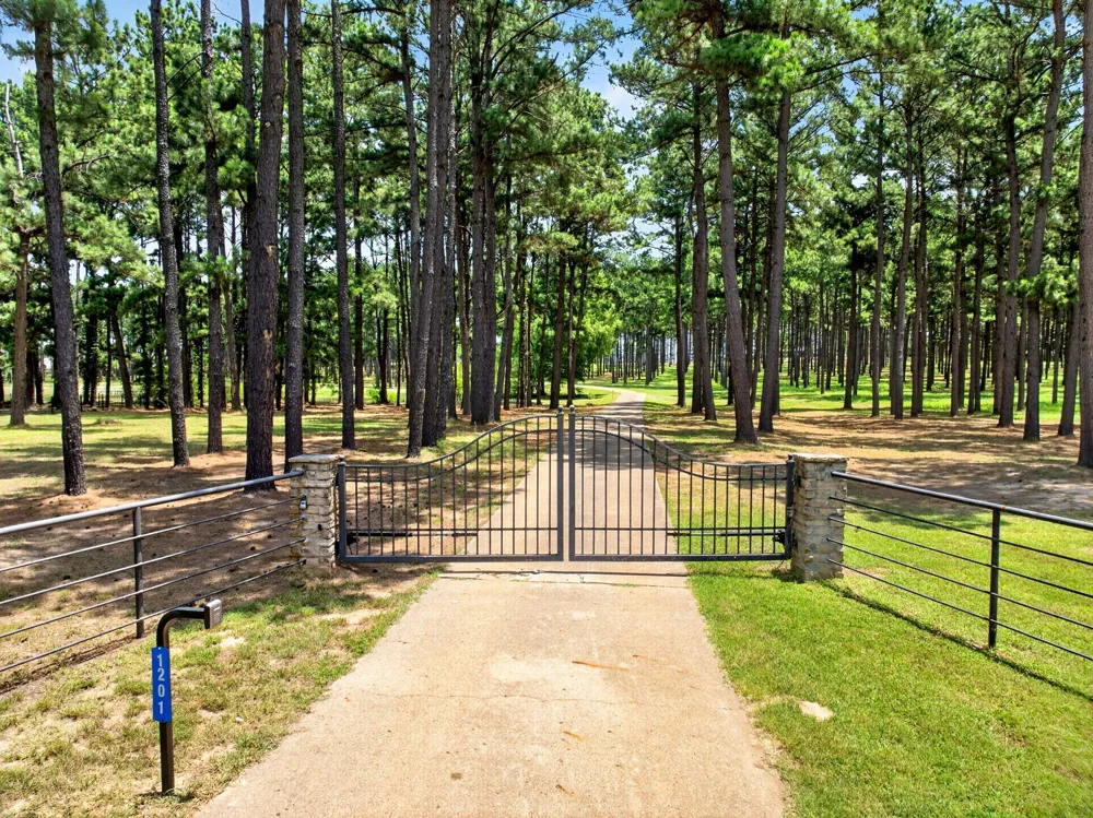 1201 Robbins Road Athens, TX 75751