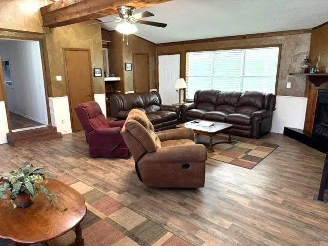 260 Pr 8574 Broaddus, TX 75929
