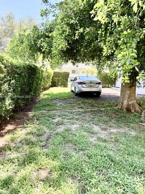 3801 Ponce De Leon Blvd #3801 Coral Gables, FL 33134