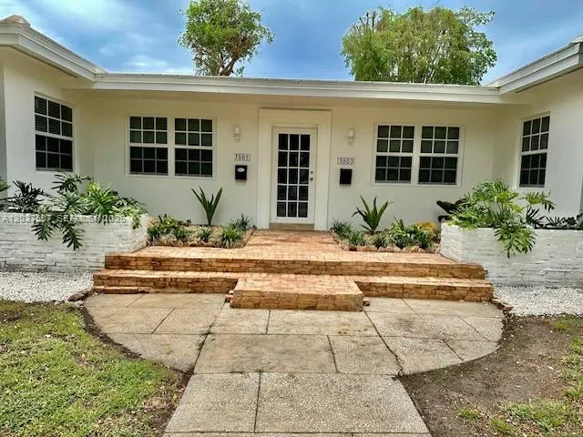 3801 Ponce De Leon Blvd #3801 Coral Gables, FL 33134