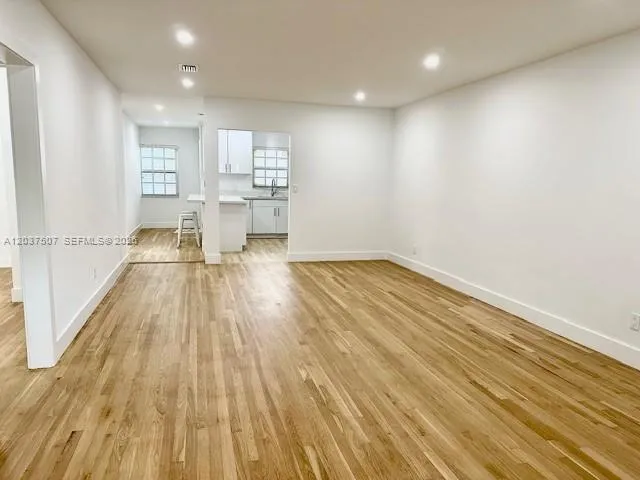 3801 Ponce De Leon Blvd #3801 Coral Gables, FL 33134