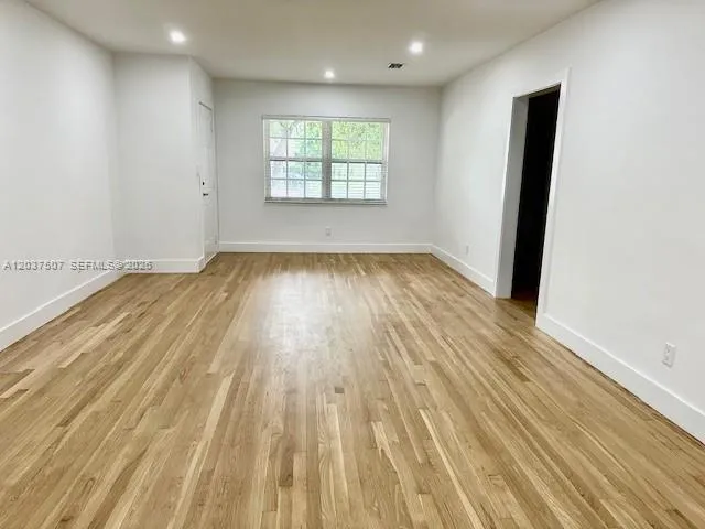 3801 Ponce De Leon Blvd #3801 Coral Gables, FL 33134