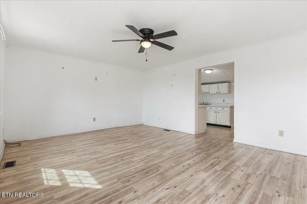 110 Elm St Niota, TN 37826