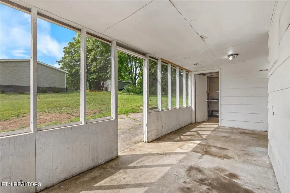 110 Elm St Niota, TN 37826
