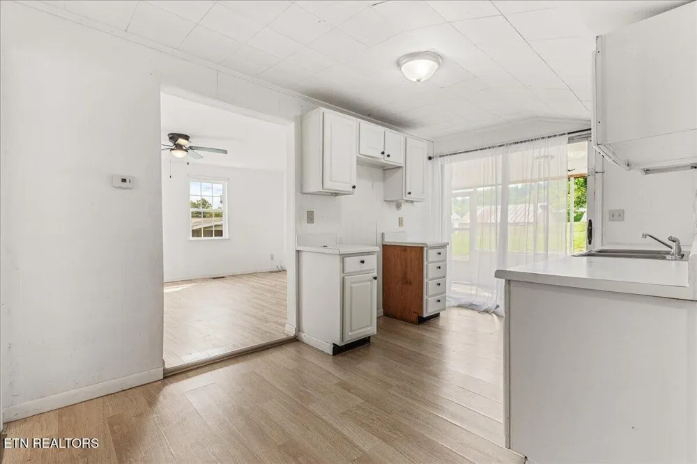 110 Elm St Niota, TN 37826