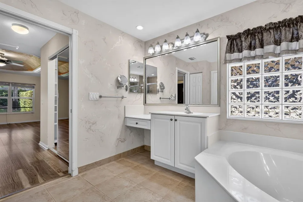 8135 Playa Del Sur Boulevard Lake Worth, FL 33467