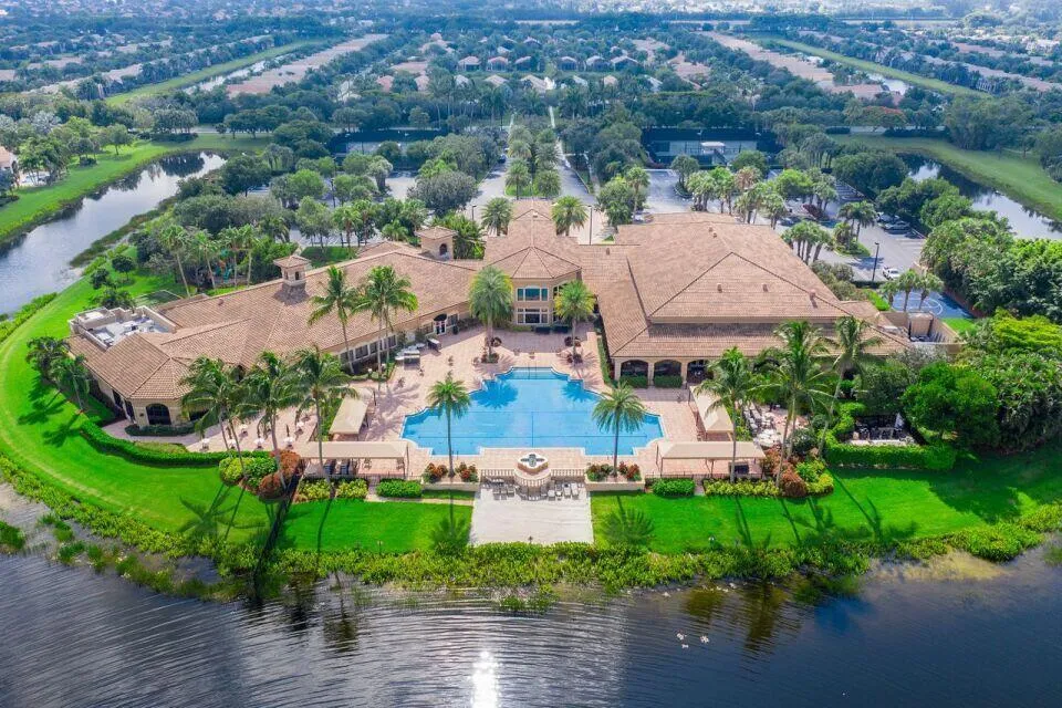 8135 Playa Del Sur Boulevard Lake Worth, FL 33467