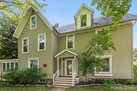 118 S 2nd Street