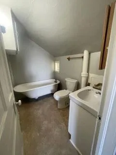 1513 E Oakland Avenue Lansing, MI 48906