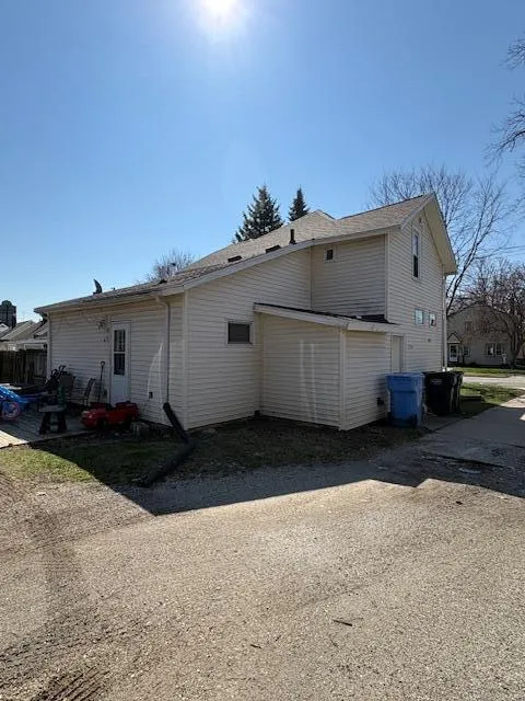 1513 E Oakland Avenue Lansing, MI 48906