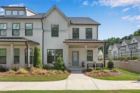 400 Renwood Trail