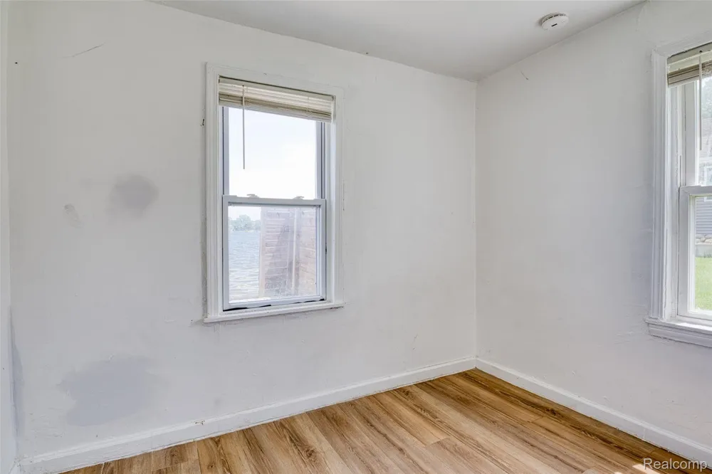 95 Hulbert Street White Lake Charter Township, MI 48386
