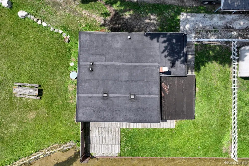 95 Hulbert Street White Lake Charter Township, MI 48386