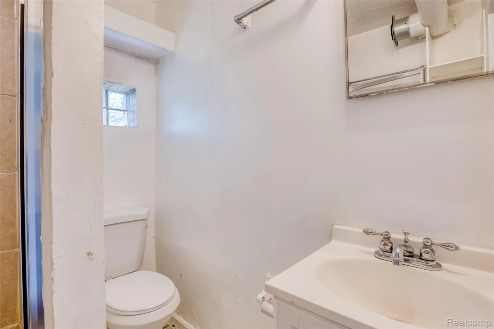95 Hulbert Street White Lake Charter Township, MI 48386
