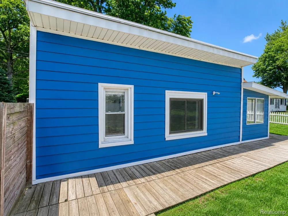 95 Hulbert Street White Lake Charter Township, MI 48386