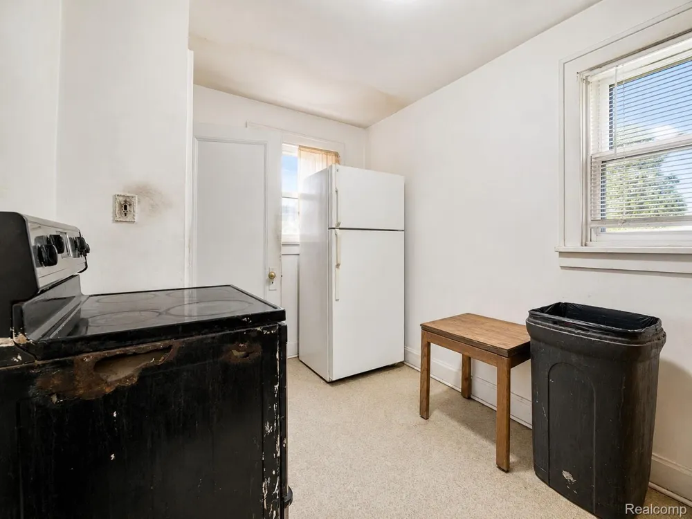 95 Hulbert Street White Lake Charter Township, MI 48386