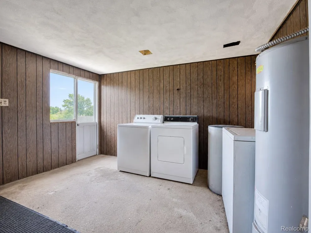 95 Hulbert Street White Lake Charter Township, MI 48386