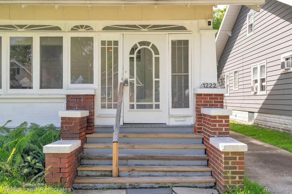 1222 Minnie Street Port Huron City, MI 48060