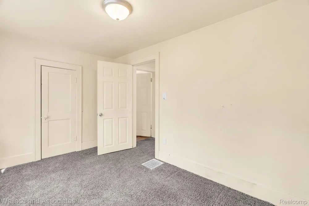 1222 Minnie Street Port Huron City, MI 48060
