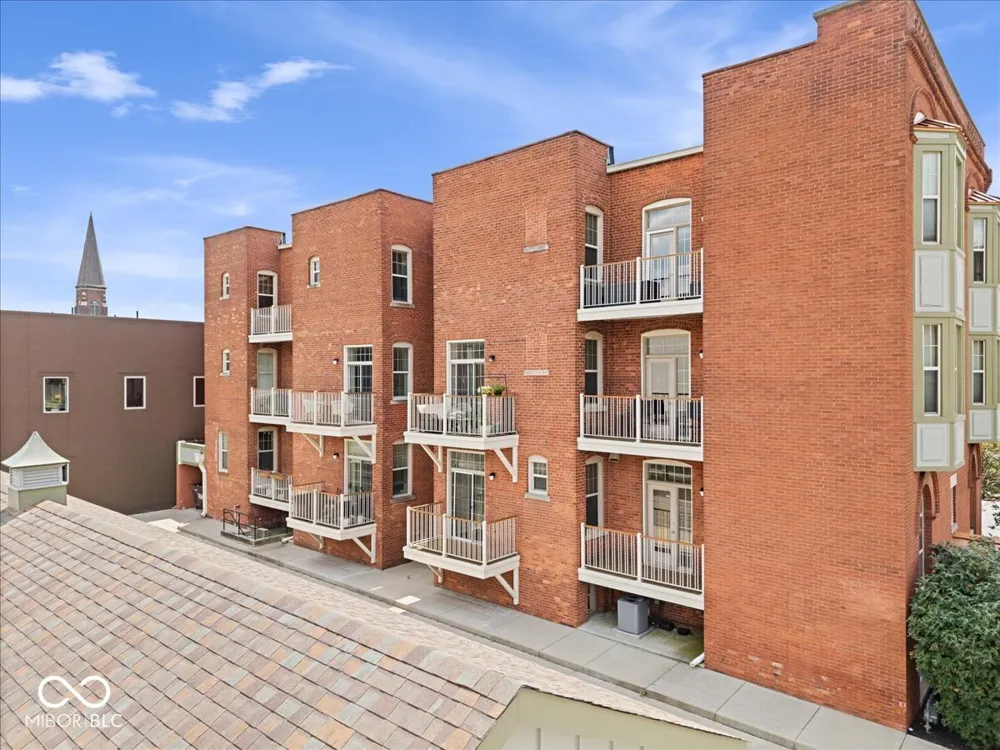 404 E New York Street #304 Indianapolis, IN 46202