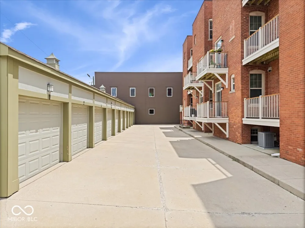 404 E New York Street #304 Indianapolis, IN 46202