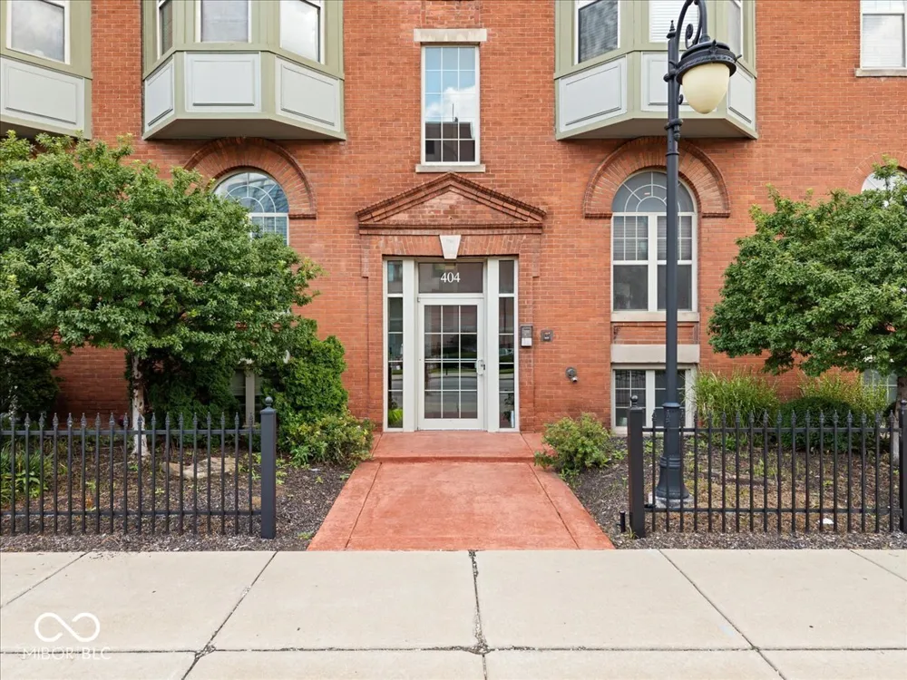 404 E New York Street #304 Indianapolis, IN 46202