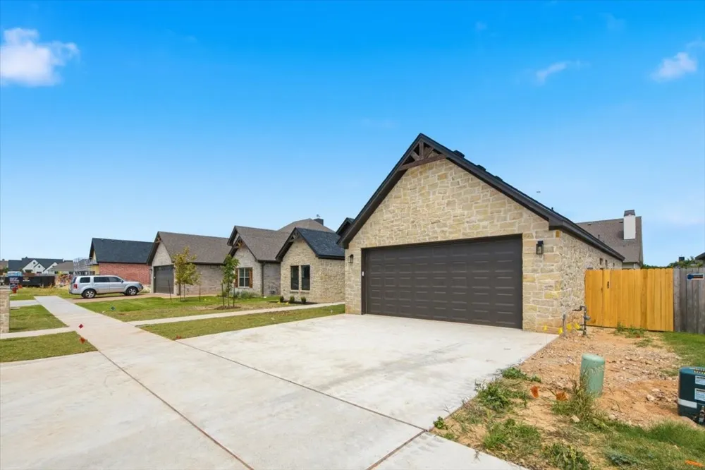 13015 Rainier Drive Woodway, TX 76712