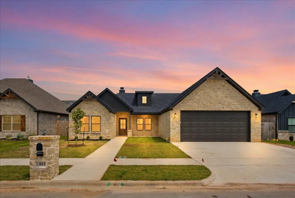 13015 Rainier Drive Woodway, TX 76712