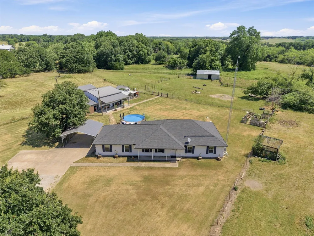 5848 County Road 283 Kaufman, TX 75142