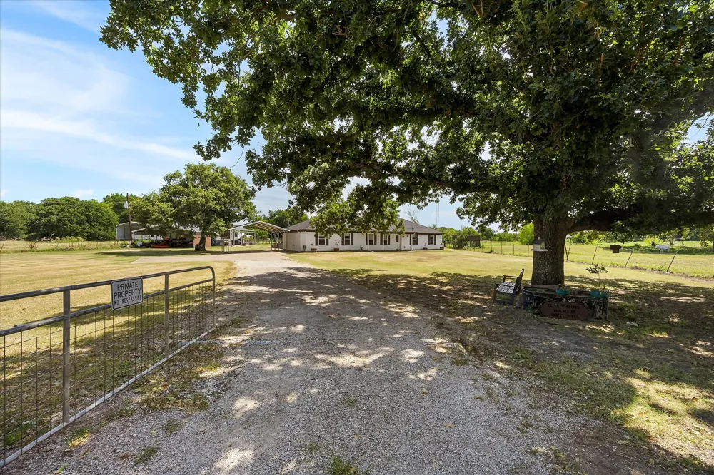 5848 County Road 283 Kaufman, TX 75142