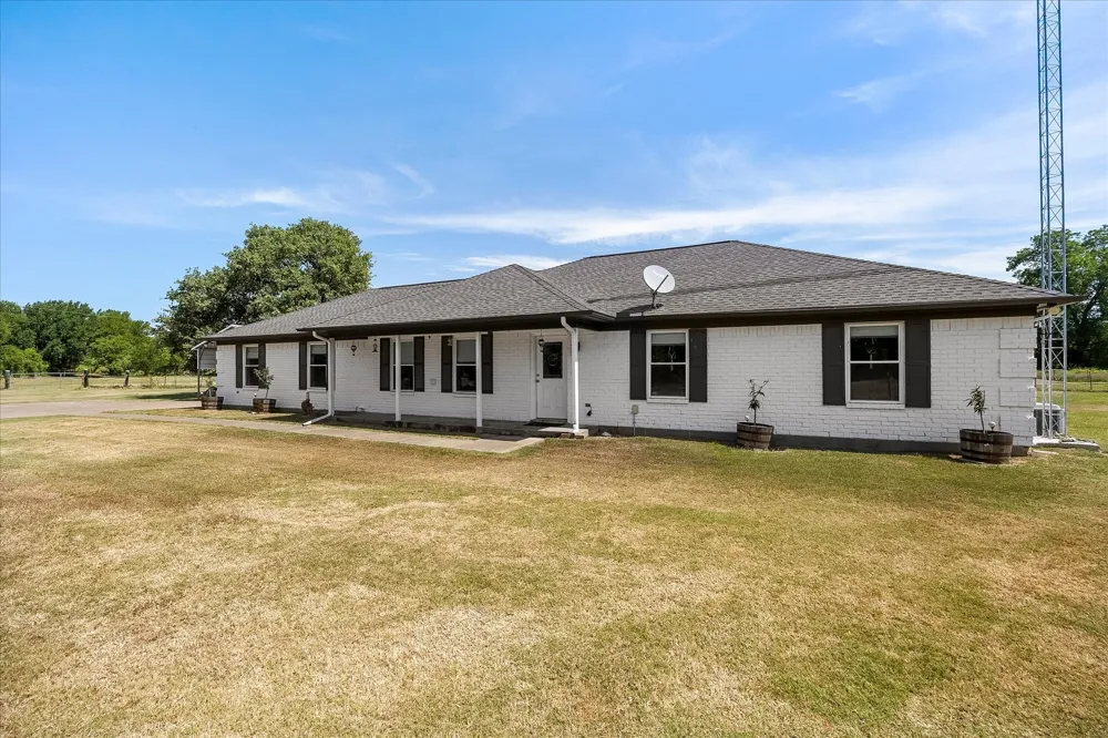 5848 County Road 283 Kaufman, TX 75142